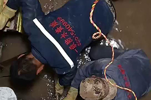 泉州电梯井堵漏施工视频